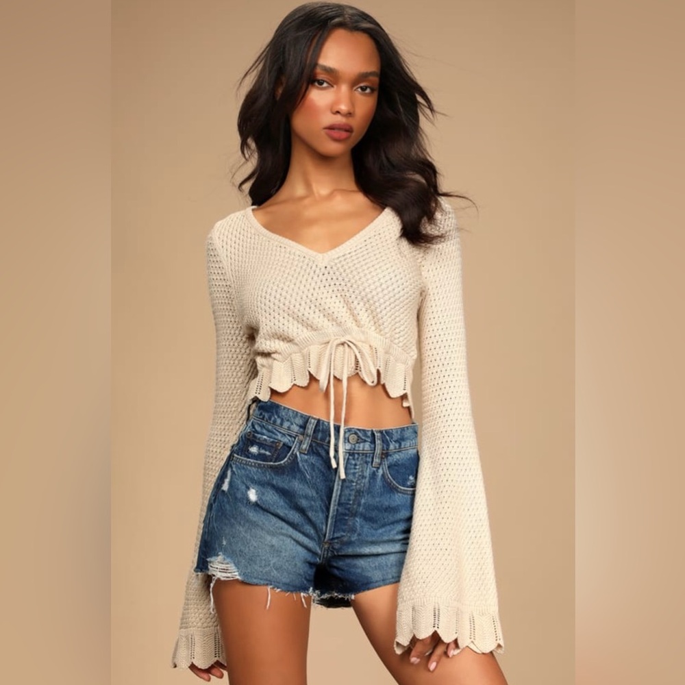 LIKE NEW Lulus Knit Drawstring Cropped Sweater | Small